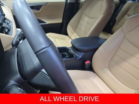 Used 2022 Toyota RAV4 XLE Premium AWD/4WD image 15