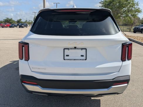 New 2026 Kia Sorento EX FWD image 6