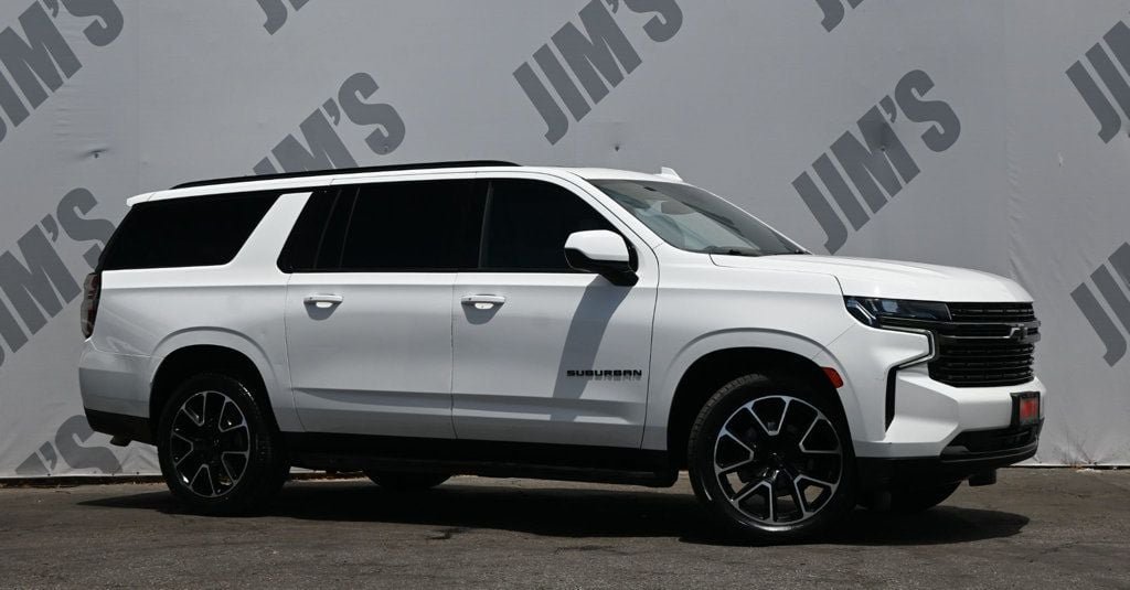 Used 2021 Chevrolet Suburban RST RWD image 3