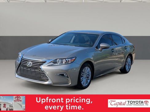 Used 2017 Lexus ES 350 w/ Premium Package FWD image 4