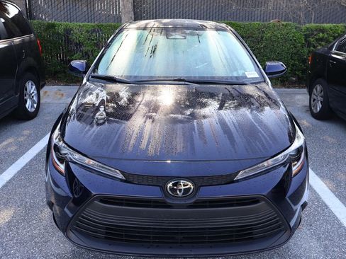 Used 2025 Toyota Corolla LE FWD image 5