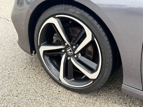 Used 2019 Honda Accord Sport image 11