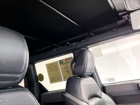 Used 2023 Ford Bronco Black Diamond w/ Sasquatch Package image 24