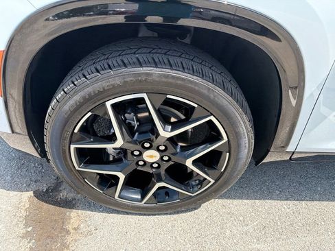 Used 2026 Chevrolet Traverse High Country AWD/4WD image 9