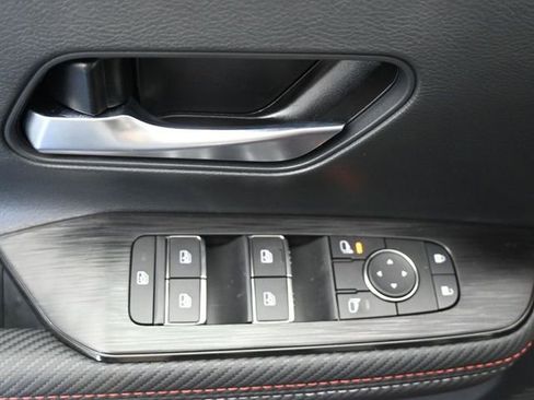 Used 2025 Nissan Kicks SR FWD image 21