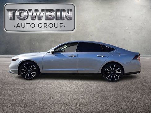Used 2023 Honda Accord Touring image 8
