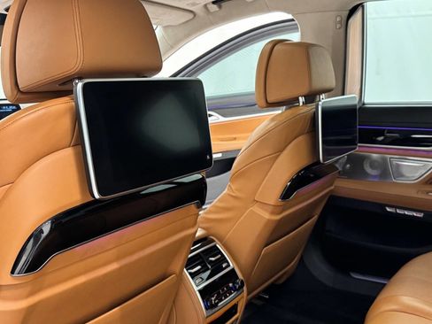 Used 2017 BMW ALPINA B7 xDrive image 15