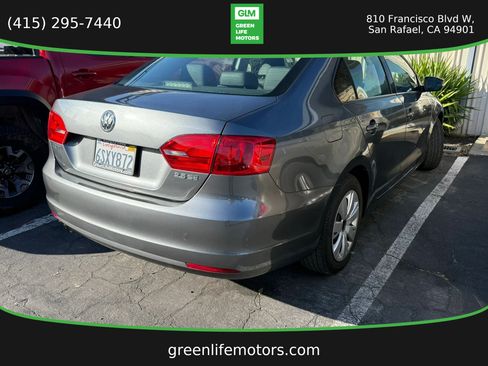 Used 2011 Volkswagen Jetta SE FWD image 4
