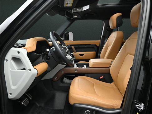 Used 2024 Land Rover Defender 130 S image 11