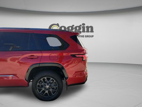 Certified 2025 Toyota Sequoia Platinum AWD/4WD image 29