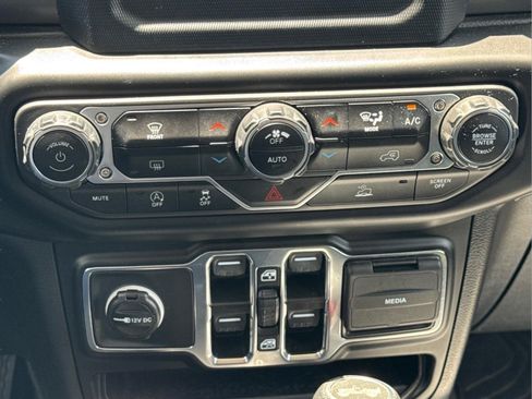 Used 2021 Jeep Wrangler Unlimited Sport AWD/4WD image 25