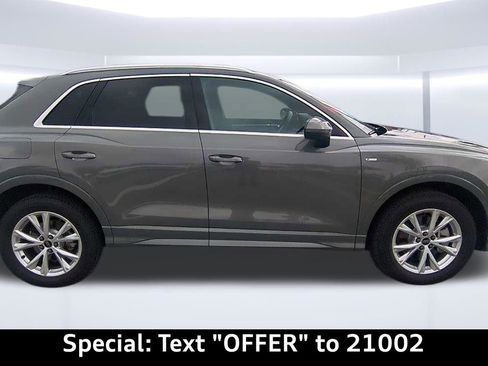 Certified 2025 Audi Q3 2.0T Premium w/ Convenience Package AWD/4WD image 36