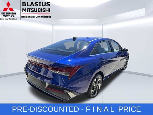 Used 2024 Hyundai Elantra SEL w/ Convenience Package FWD image 8