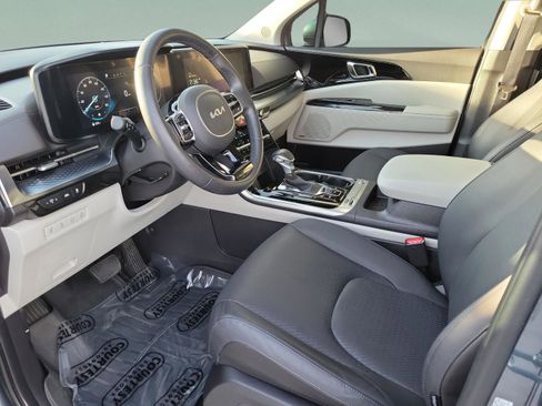 Used 2024 Kia Carnival SX Prestige FWD image 15