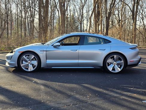 Used 2020 Porsche Taycan Turbo image 4