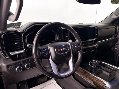 Used 2022 GMC Sierra 1500 Elevation w/ Preferred Package image 9