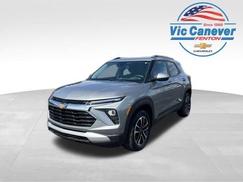 Used 2024 Chevrolet TrailBlazer LT AWD/4WD image 1