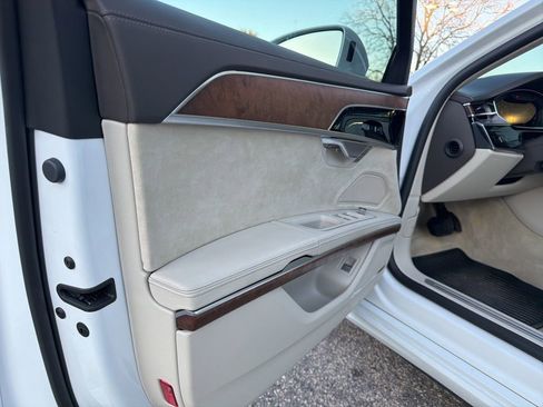 Used 2021 Audi A8 L 4.0T image 13