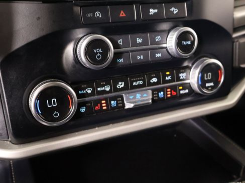 Used 2024 Ford Expedition Max XLT image 8