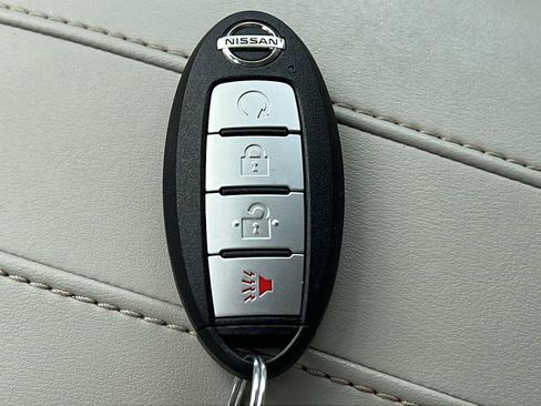 Used 2021 Nissan Rogue Sport SV w/ Technology Package FWD image 27