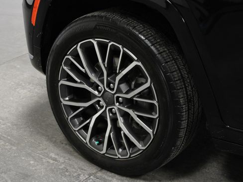 Used 2021 Jeep Grand Cherokee L Summit image 10