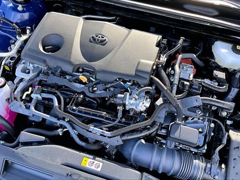 Used 2025 Toyota Camry SE image 32