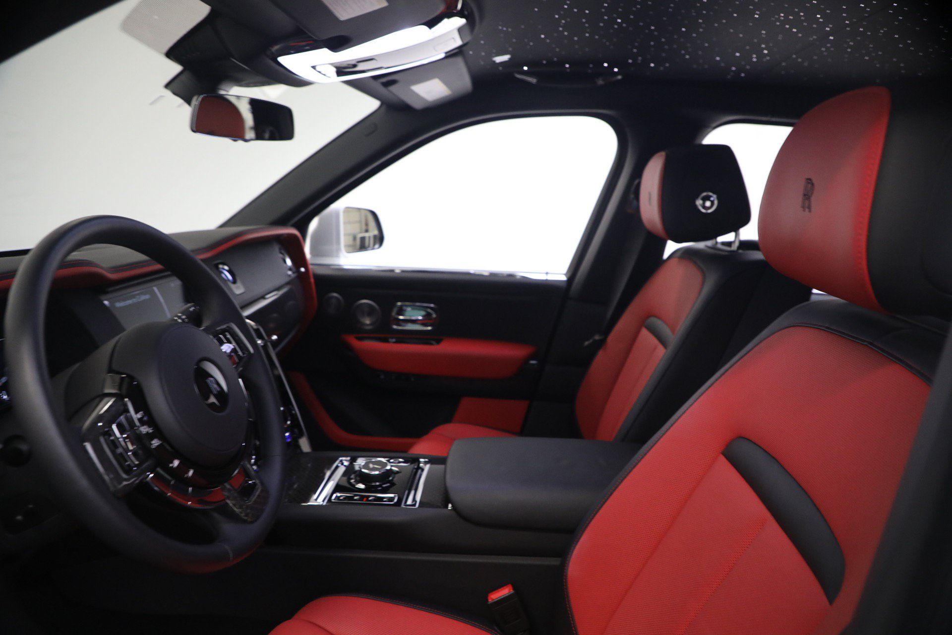Certified 2020 Rolls-Royce Cullinan Black Badge AWD/4WD image 17