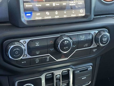 Used 2023 Jeep Gladiator Mojave AWD/4WD image 31