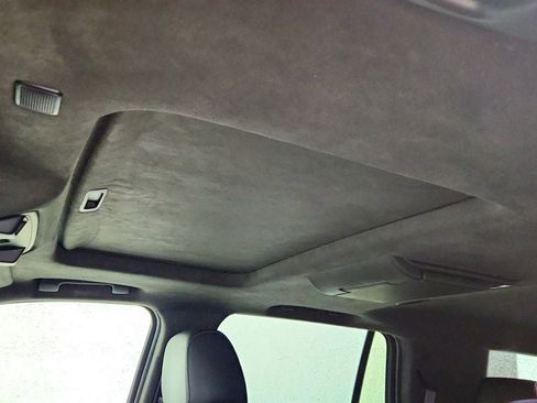 Used 2020 Cadillac Escalade Platinum image 10