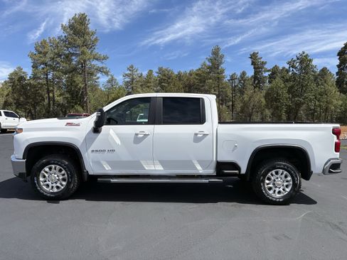 Used 2023 Chevrolet Silverado 2500 LT w/ Convenience Package AWD/4WD image 8