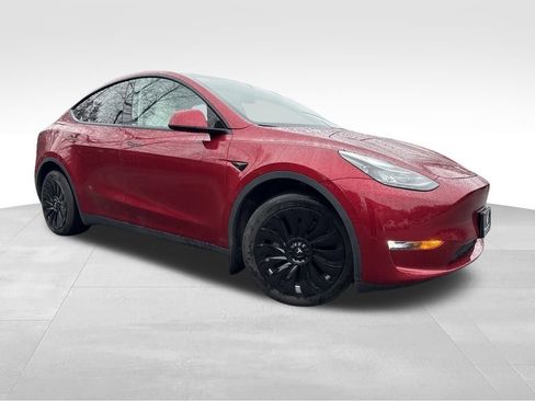 Used 2024 Tesla Model Y Long Range image 1