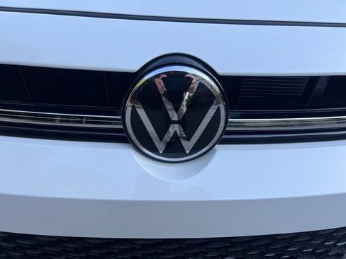 Used 2025 Volkswagen Jetta SE FWD image 28