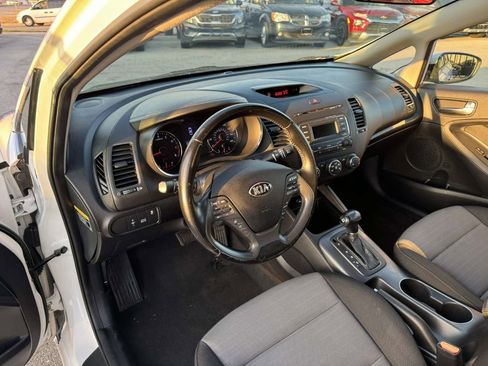 Used 2015 Kia Forte EX image 16
