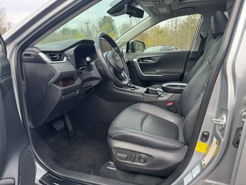Used 2022 Toyota RAV4 Limited AWD/4WD image 12
