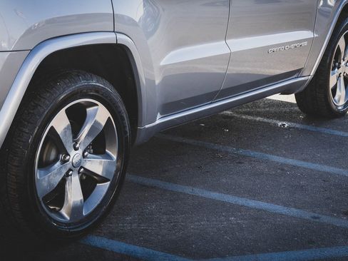 Used 2015 Jeep Grand Cherokee Overland image 36