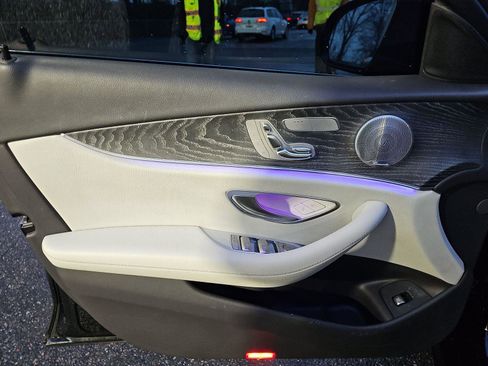 Used 2021 Mercedes-Benz E 450 4MATIC Sedan w/ Premium Package image 8