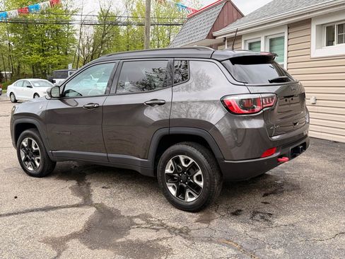 Used 2018 Jeep Compass Trailhawk w/ Leather Interior Group AWD/4WD image 4