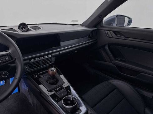 Certified 2025 Porsche 911 Carrera T RWD image 25