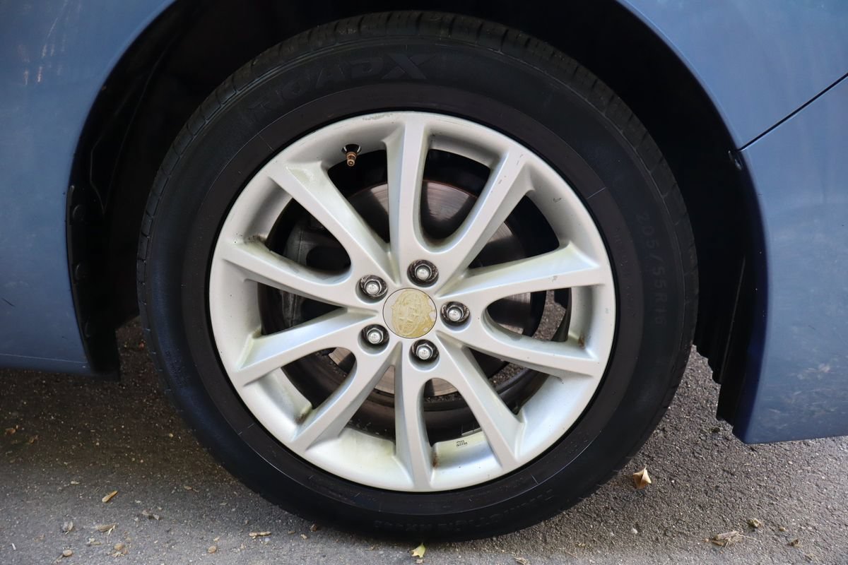 Used 2014 Subaru Impreza 2.0i Premium w/ All-Weather Package w/CVT AWD/4WD image 43