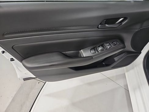 Certified 2025 Nissan Altima 2.5 S FWD image 11