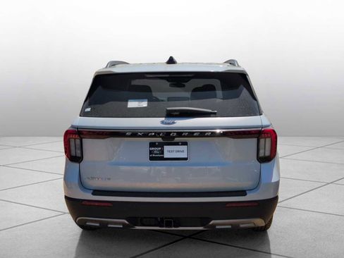 New 2026 Ford Explorer Active RWD image 4