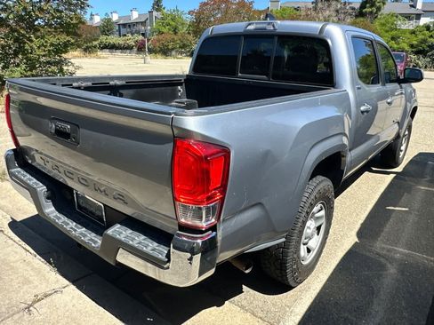 Used 2020 Toyota Tacoma SR5 RWD image 2