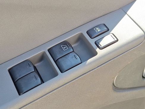 Used 2020 Nissan Frontier SV RWD image 11
