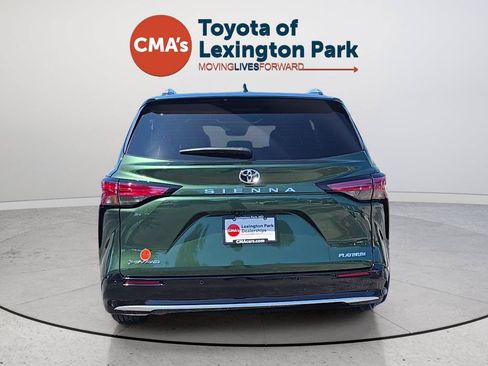Used 2026 Toyota Sienna Platinum AWD/4WD image 4