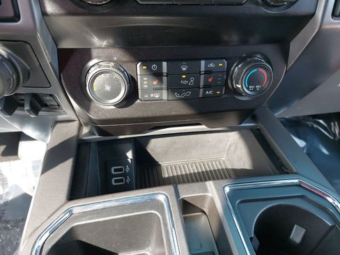 Used 2019 Ford F150 XLT w/ Equipment Group 302A Luxury AWD/4WD image 22