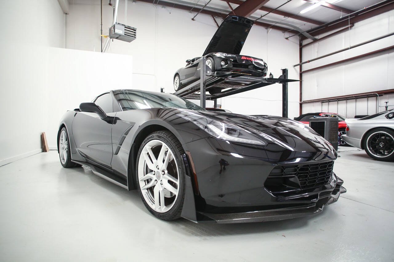Used 2018 Chevrolet Corvette Stingray Coupe w/ Carbon Flash Badge Package RWD image 8