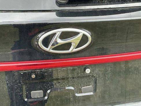 Used 2023 Hyundai Santa Fe SEL image 9