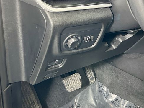 Used 2023 Jeep Grand Cherokee L Altitude image 10