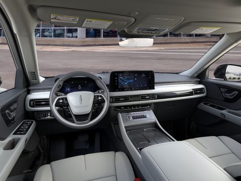 Used 2026 Lincoln Aviator AWD image 9