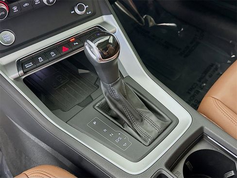 Used 2020 Audi Q3 2.0T Premium Plus w/ Premium Plus Package image 16